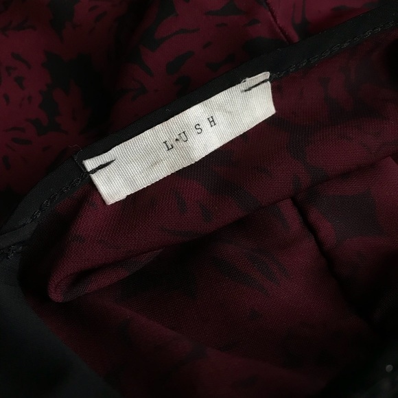 Strapless Top with flirty details - Picture 4 of 4